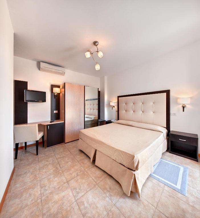 Hotel Bahia ซัน เบเนเดตโต เดล ตรอนโต ห้อง รูปภาพ
