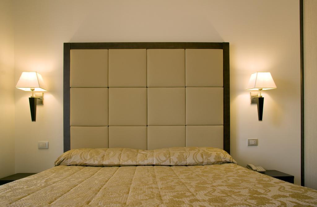 Hotel Bahia ซัน เบเนเดตโต เดล ตรอนโต ห้อง รูปภาพ